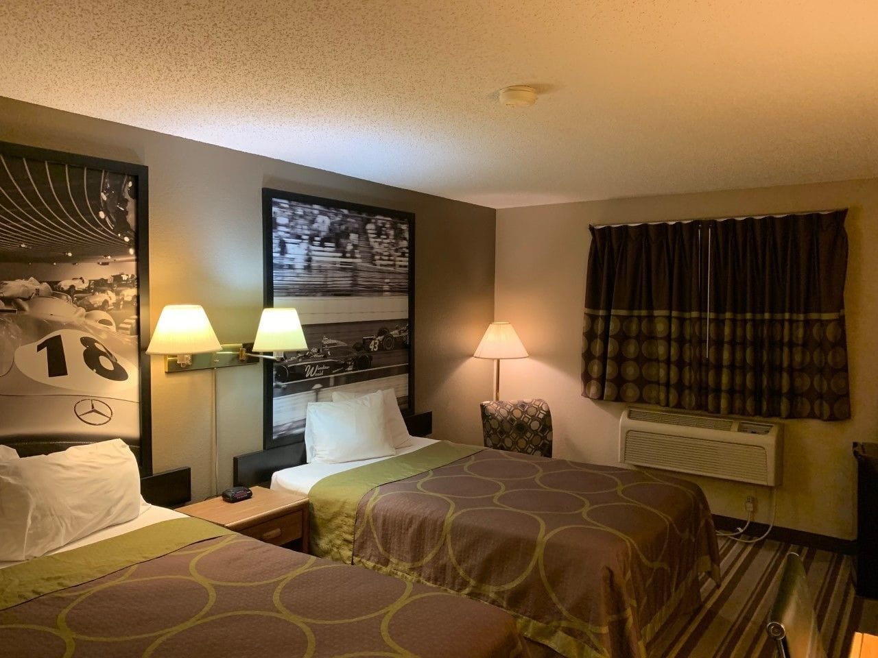 Super 8 by Wyndham Knoxville