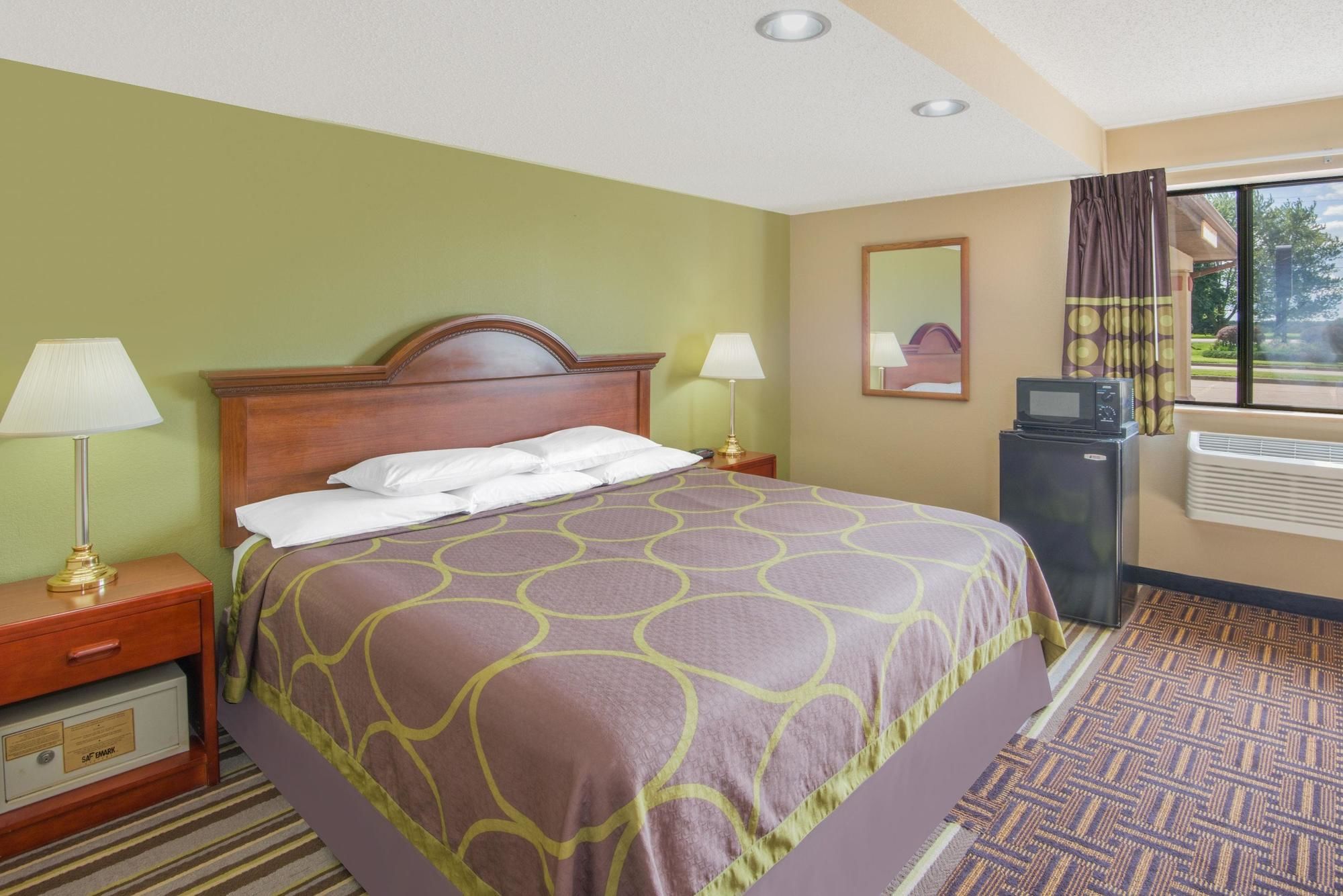 Super 8 by Wyndham Knoxville