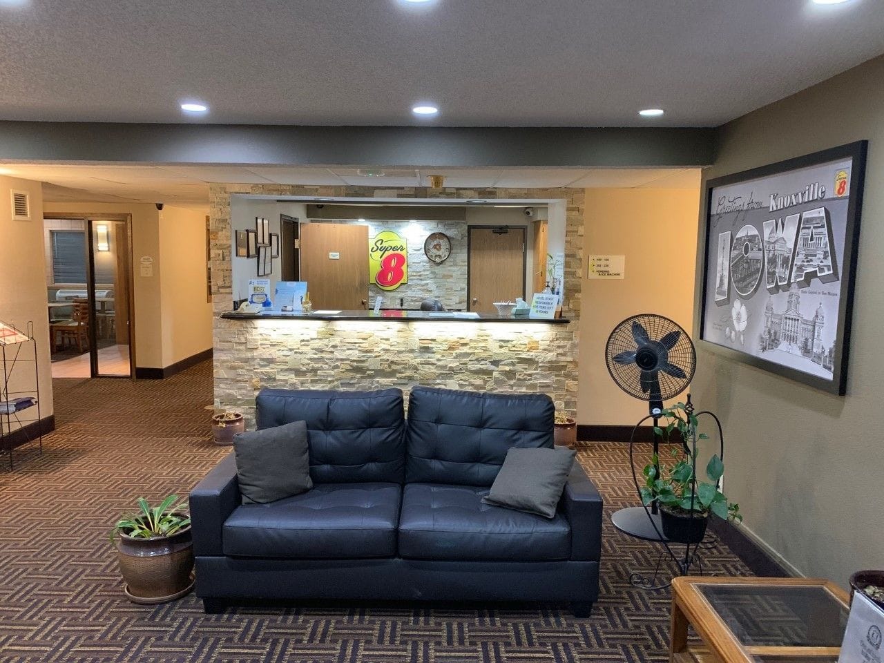 Super 8 by Wyndham Knoxville