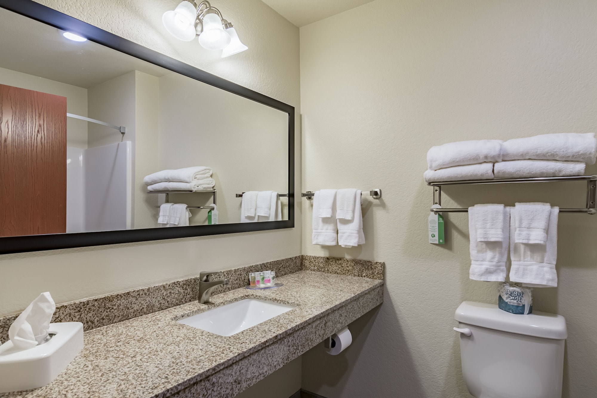 Cobblestone Inn & Suites Lamoni