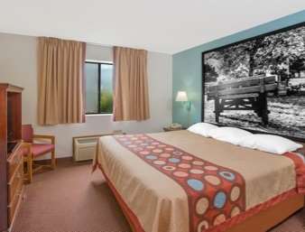 Rodeway Inn near I-35 Lamoni