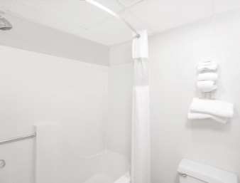 Rodeway Inn near I-35 Lamoni