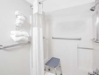 Rodeway Inn near I-35 Lamoni