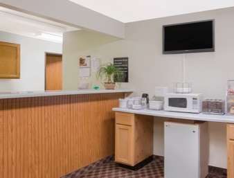 Rodeway Inn near I-35 Lamoni