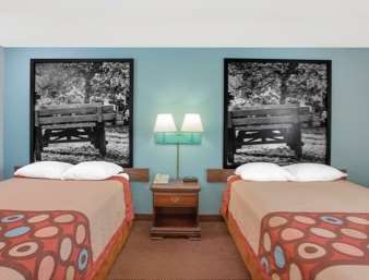 Rodeway Inn near I-35 Lamoni