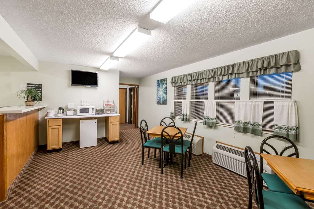 Rodeway Inn near I-35 Lamoni