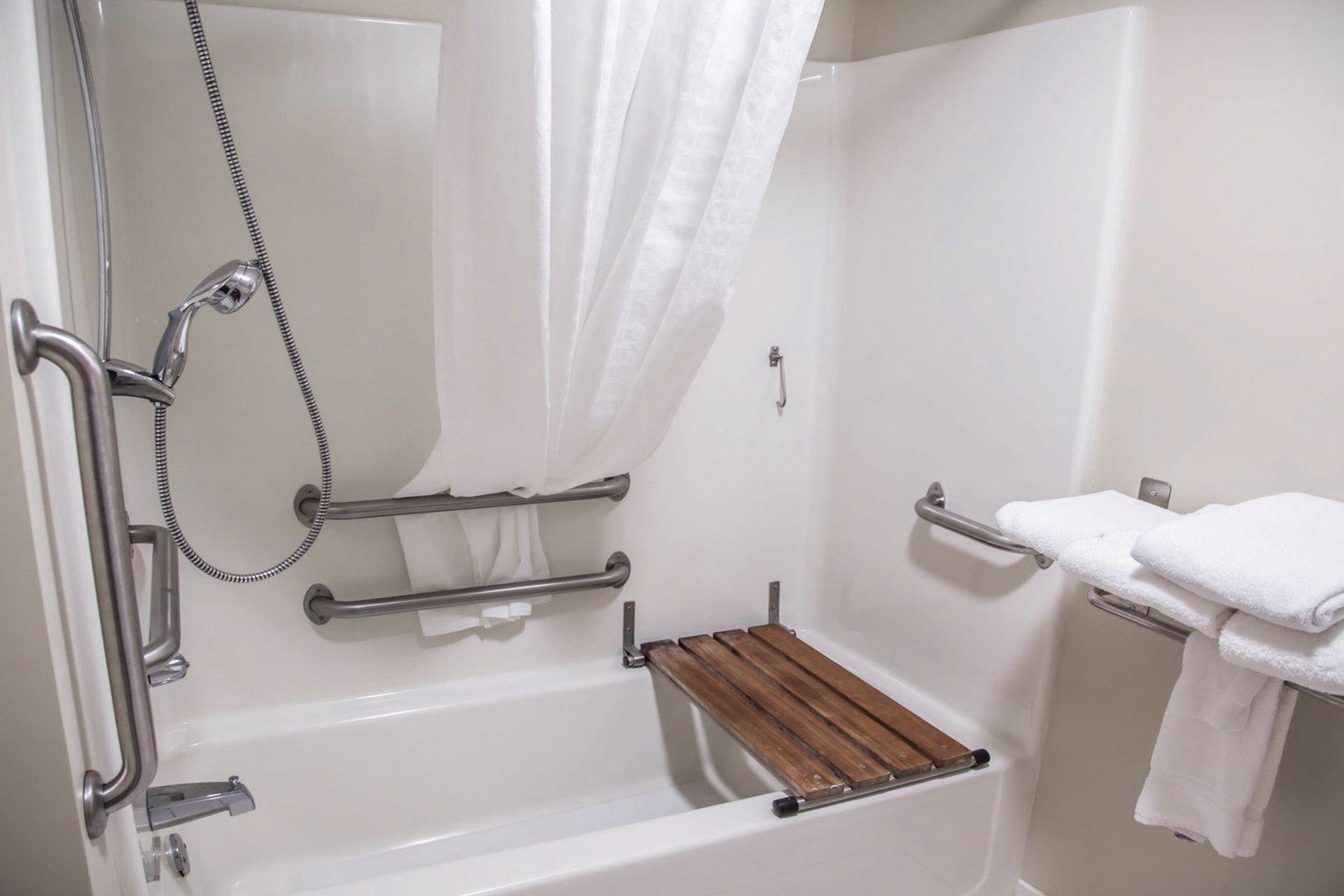 Comfort Inn & Suites Riverview Near Davenport And I-80