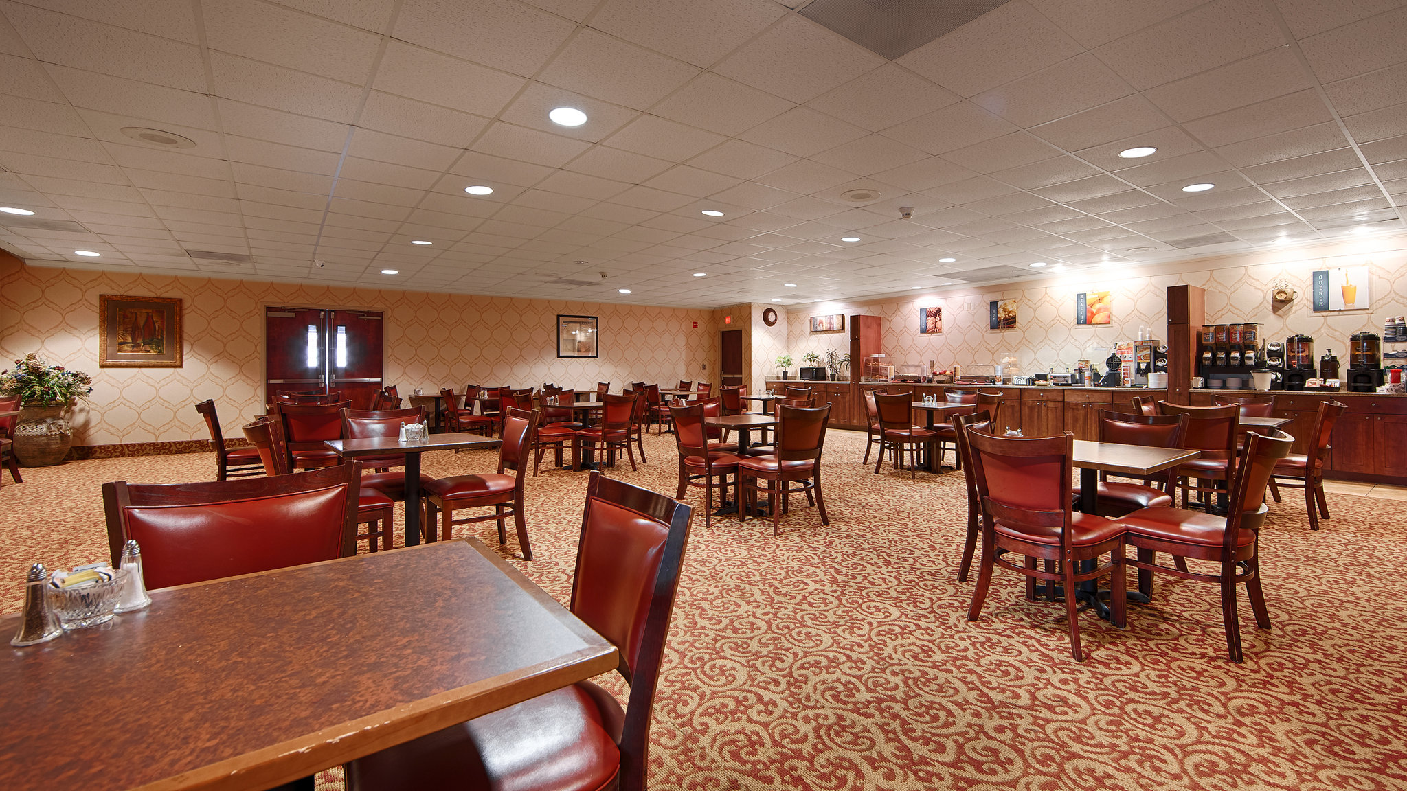 Rock Island Inn & Suites Marshalltown