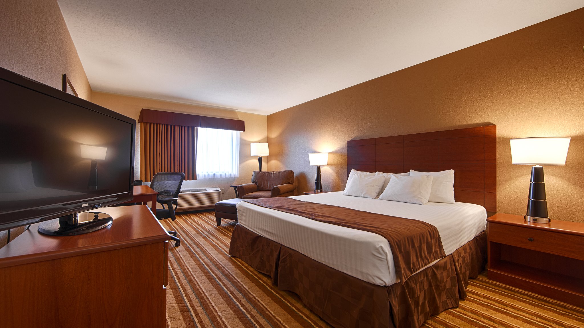 Rock Island Inn & Suites Marshalltown