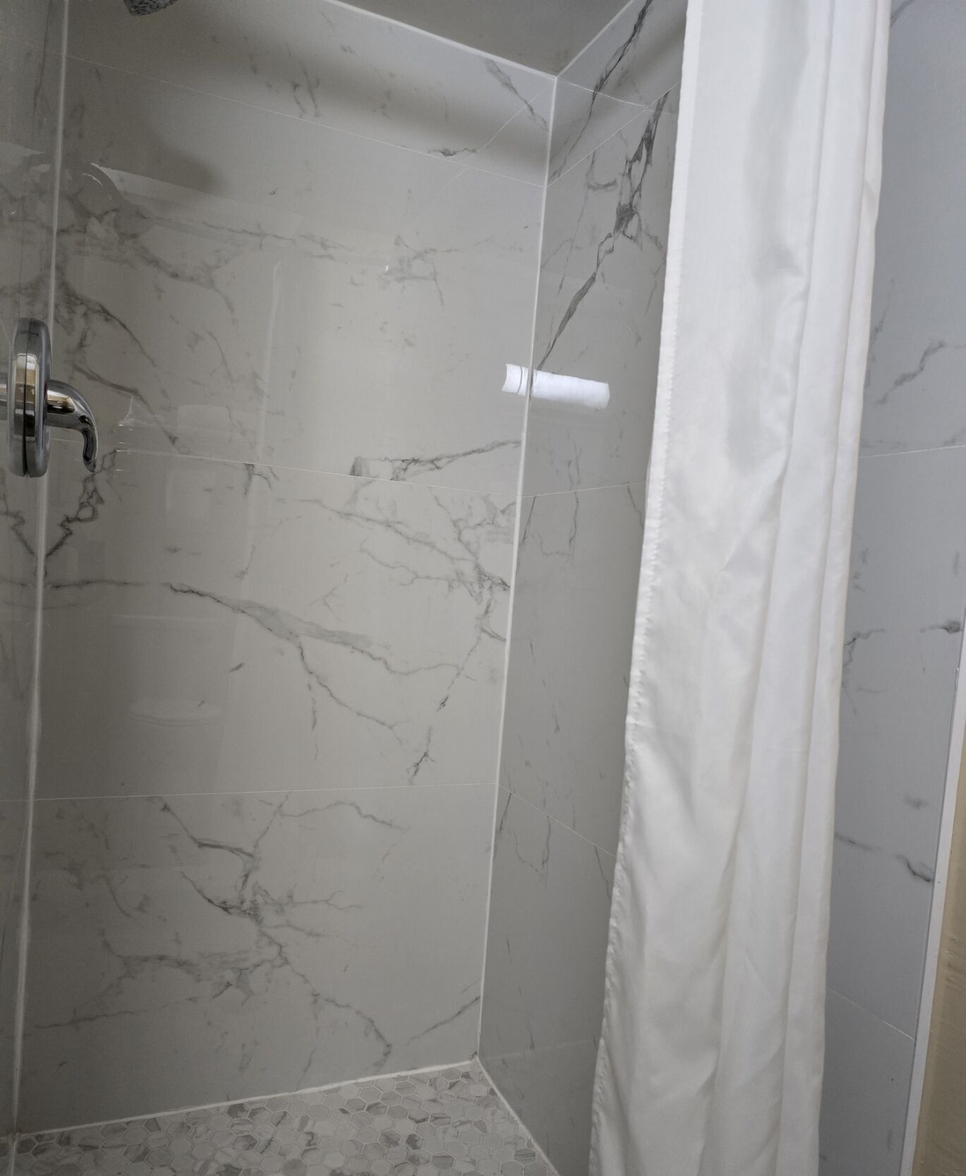 Econo Lodge Inn & Suites