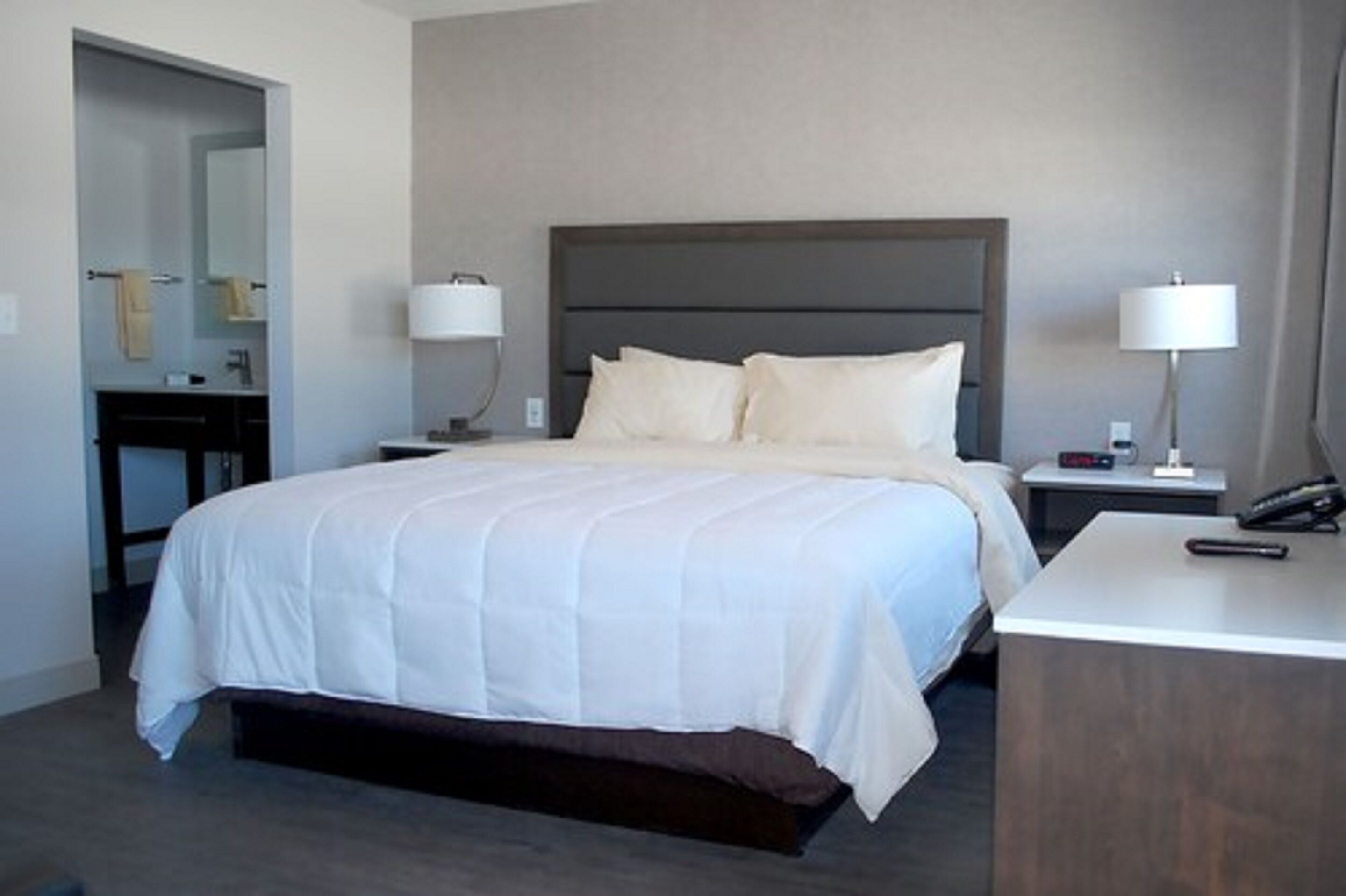 Spring Lake Townhomes And Suites