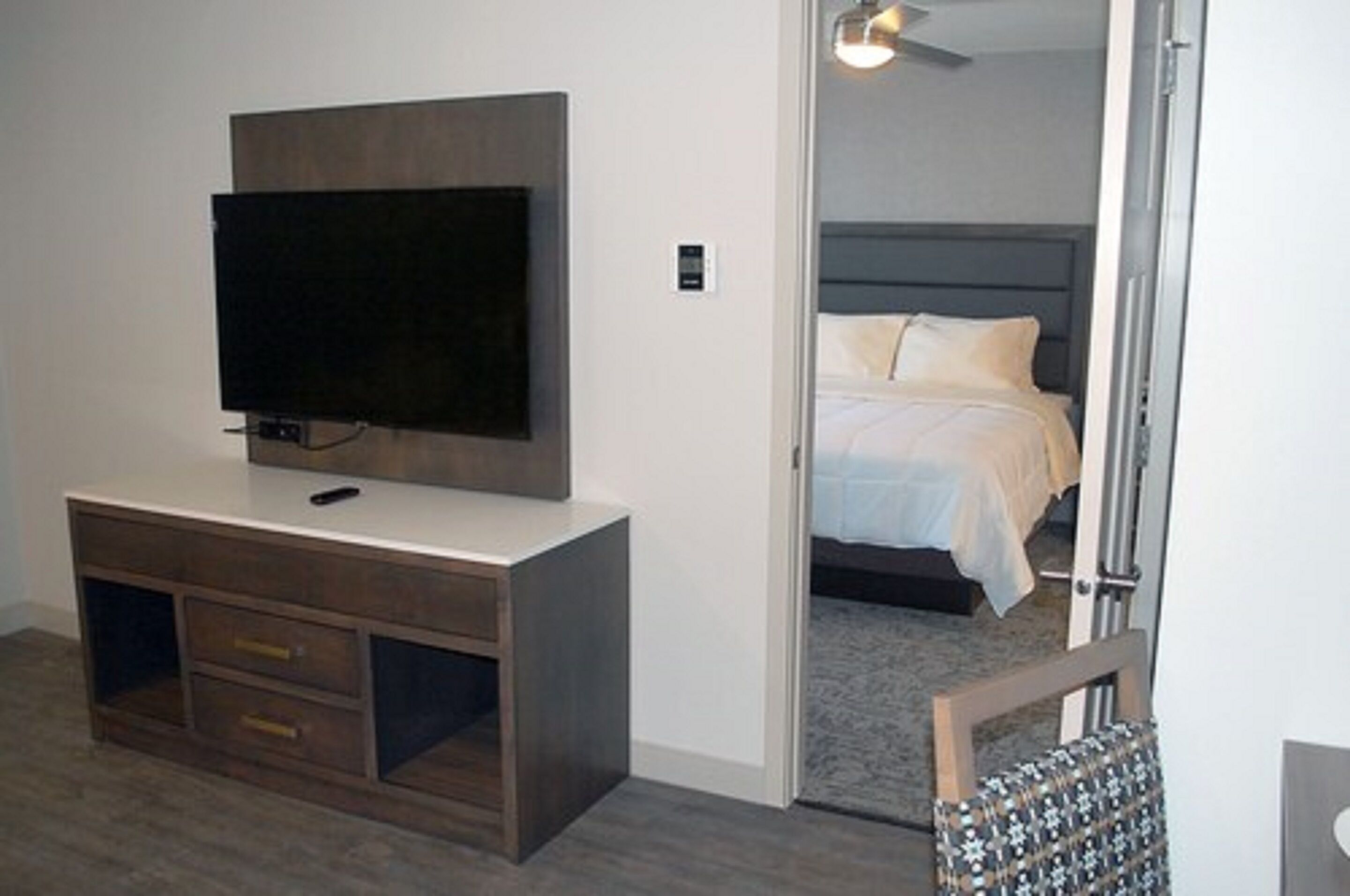 Spring Lake Townhomes And Suites