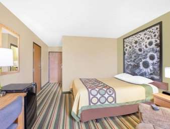 Super 8 by Wyndham Mt Pleasant