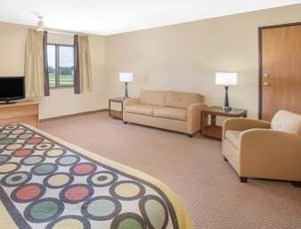 Super 8 by Wyndham Mt Pleasant