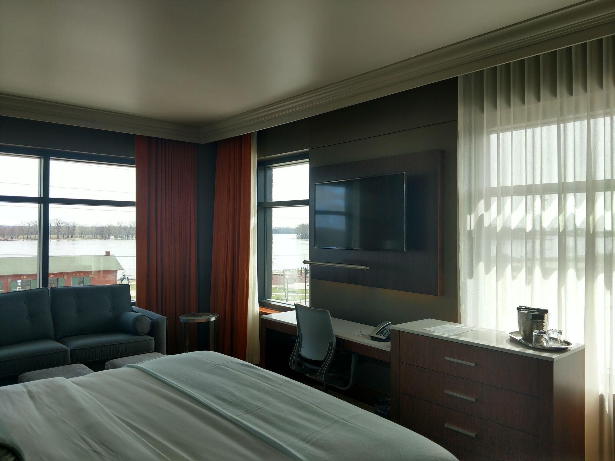 The Merrill Hotel Muscatine - Tribute Portfolio