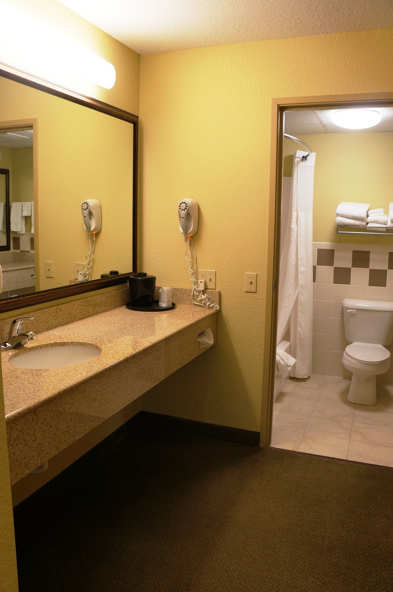 AmericInn by Wyndham Newton