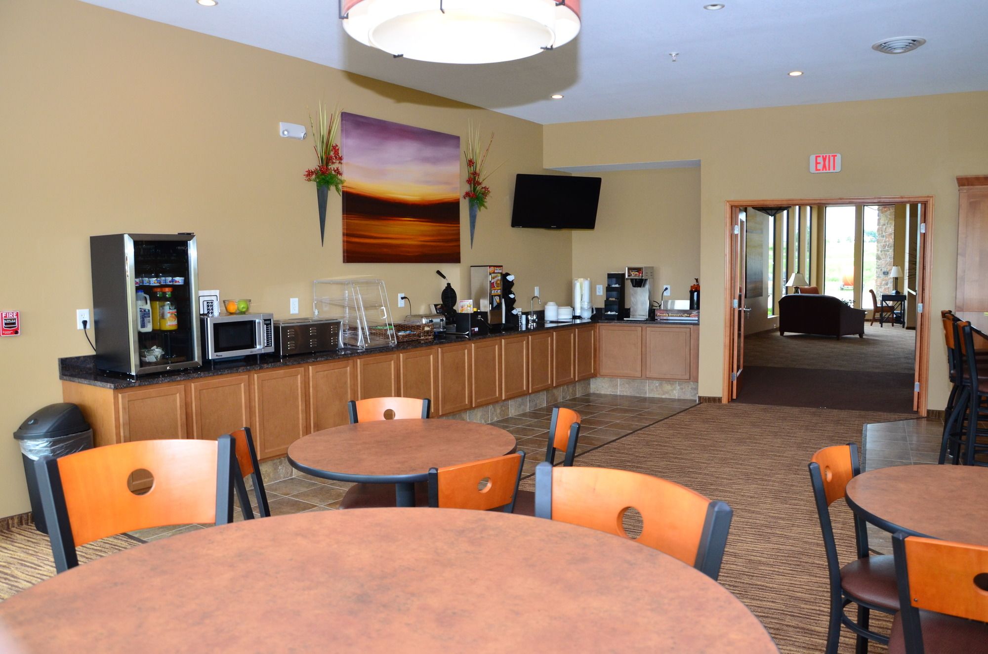 Cobblestone Inn & Suites - Newton, IA