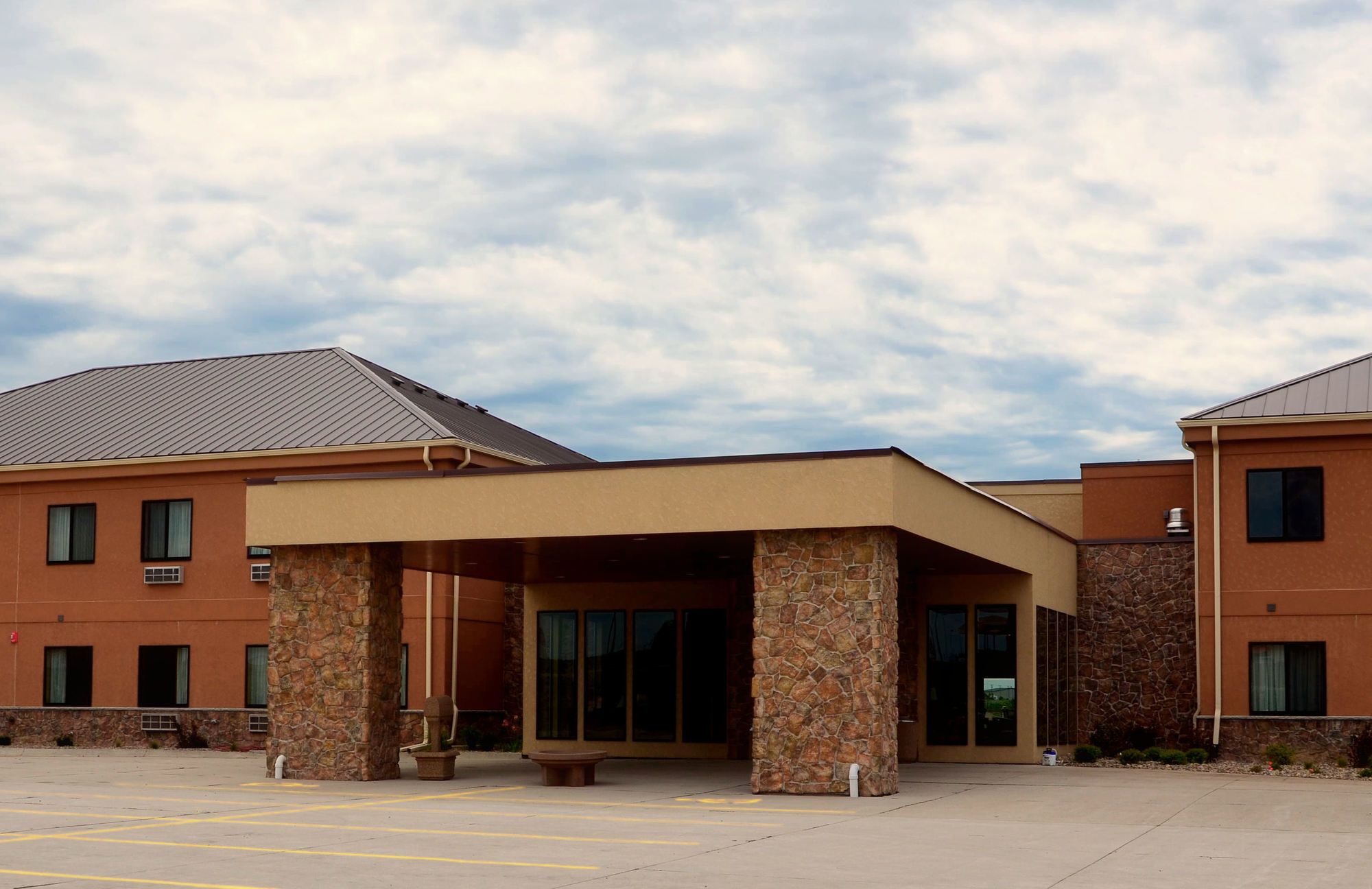 Cobblestone Inn & Suites - Newton, IA