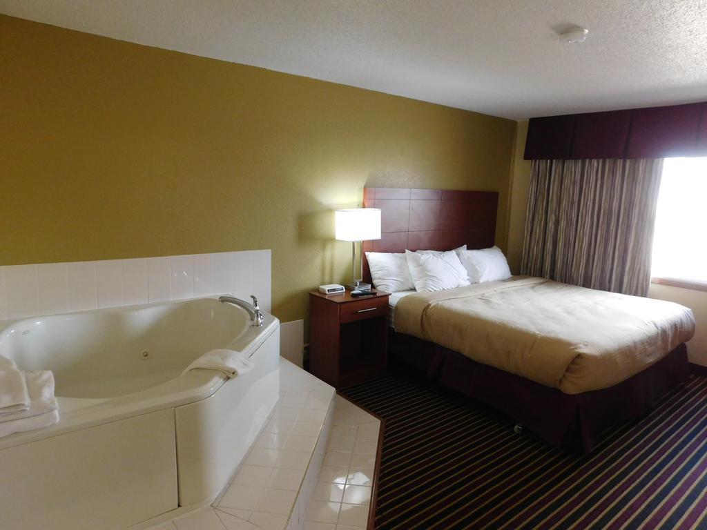 Days Inn by Wyndham Newton