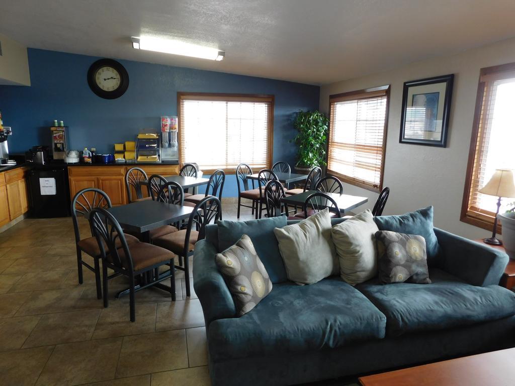 Days Inn by Wyndham Newton