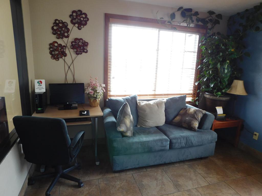 Days Inn by Wyndham Newton