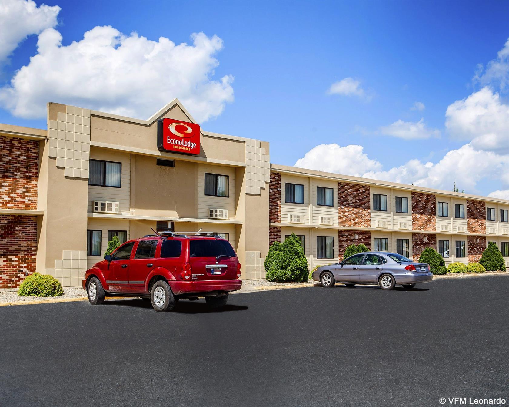 Econo Lodge Inn & Suites