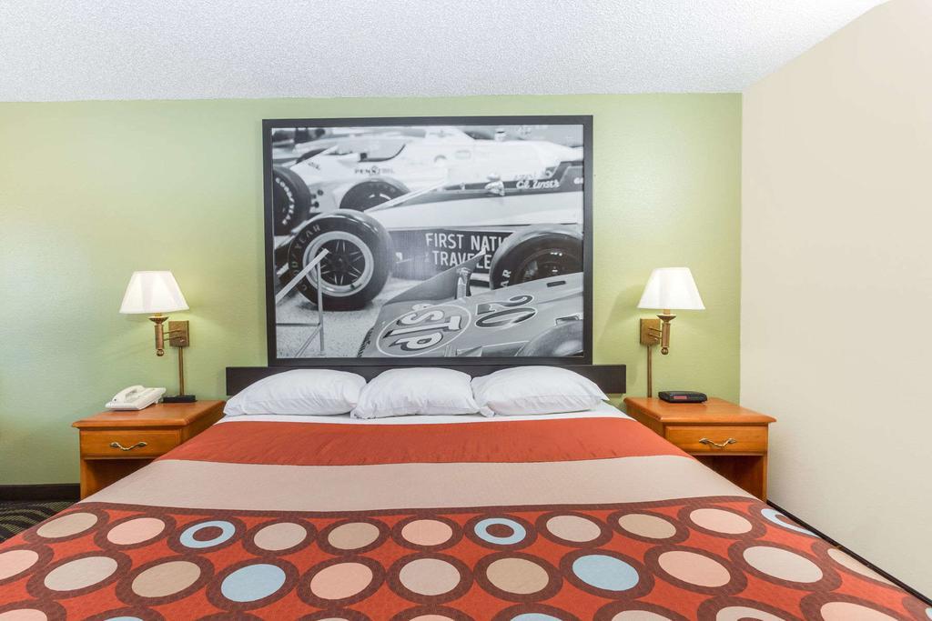 Super 8 by Wyndham Newton