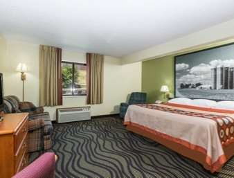 Super 8 by Wyndham Newton