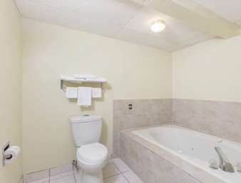 Super 8 by Wyndham Newton