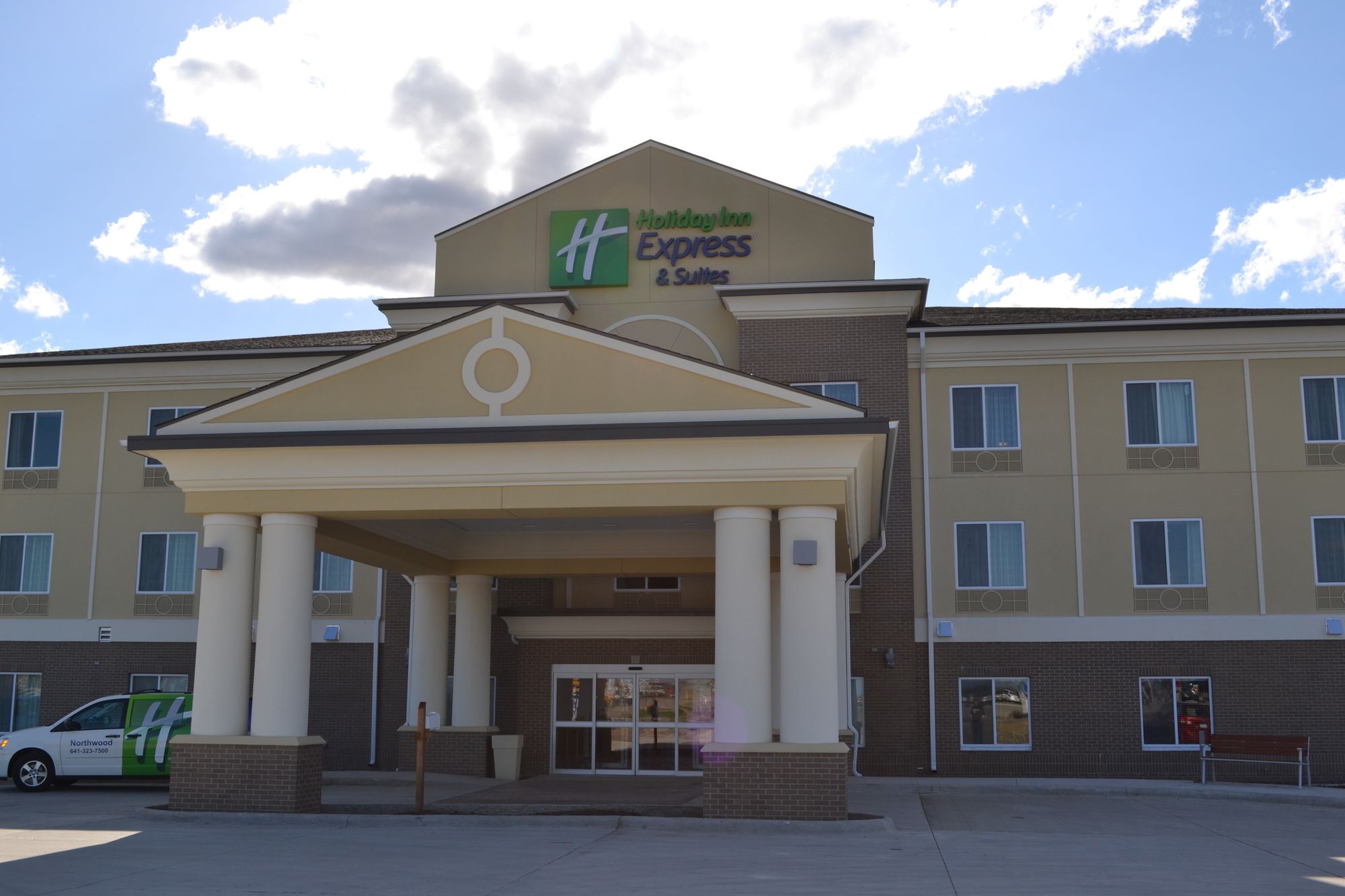 Holiday Inn Express Hotel & Suites Northwood