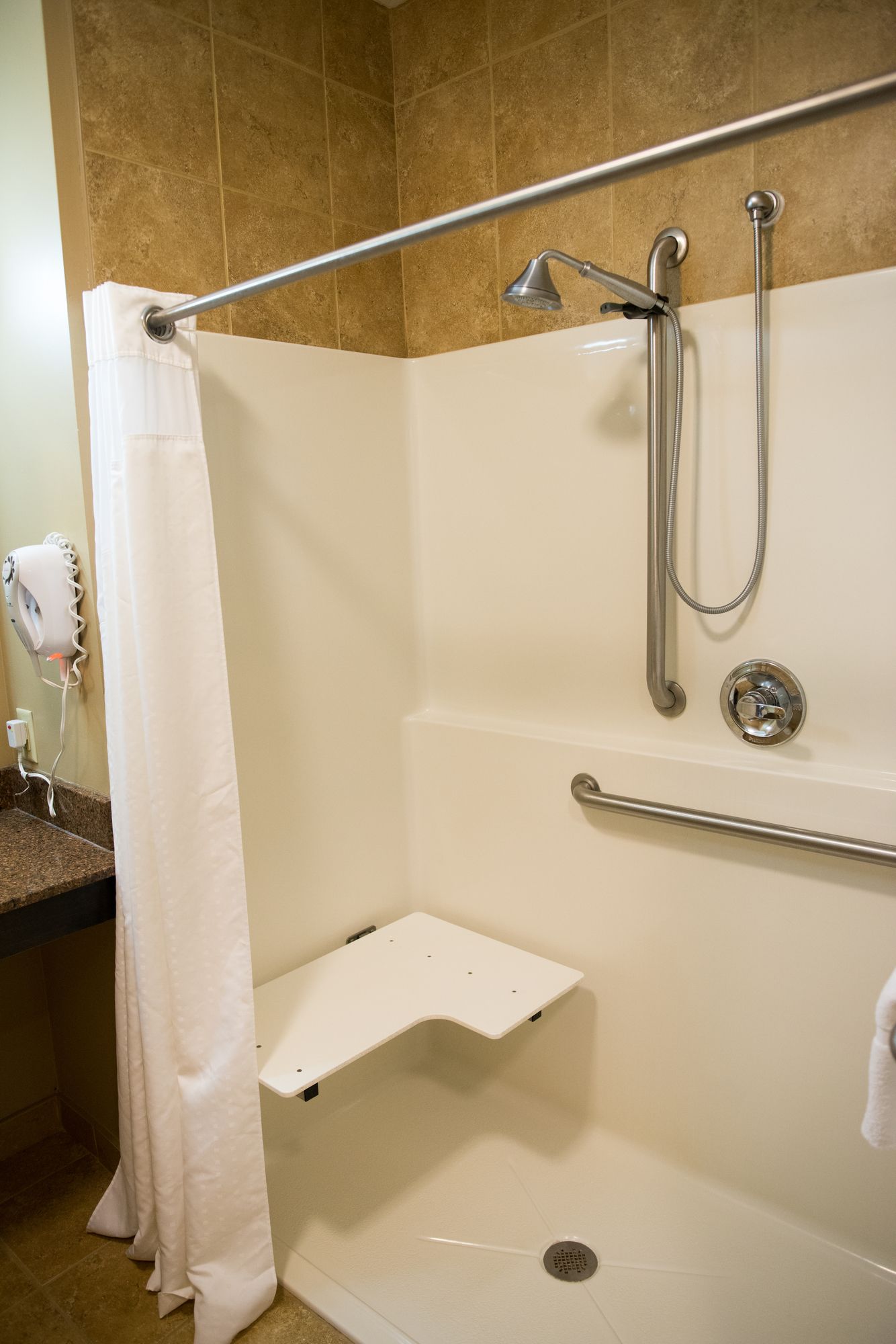 Holiday Inn Express Hotel & Suites Northwood