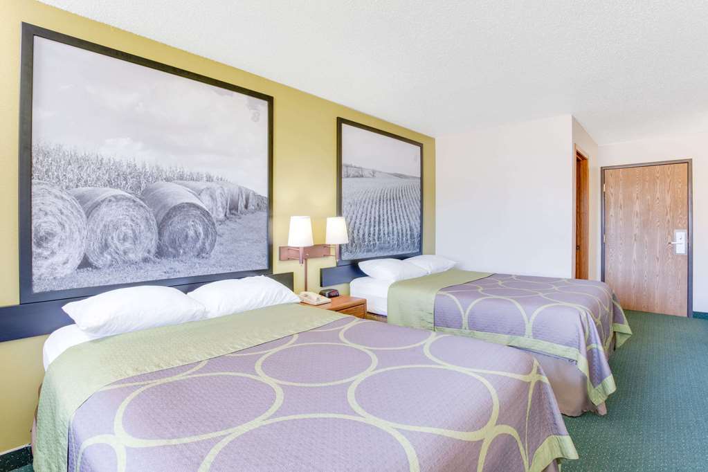 Super 8 by Wyndham Oelwein