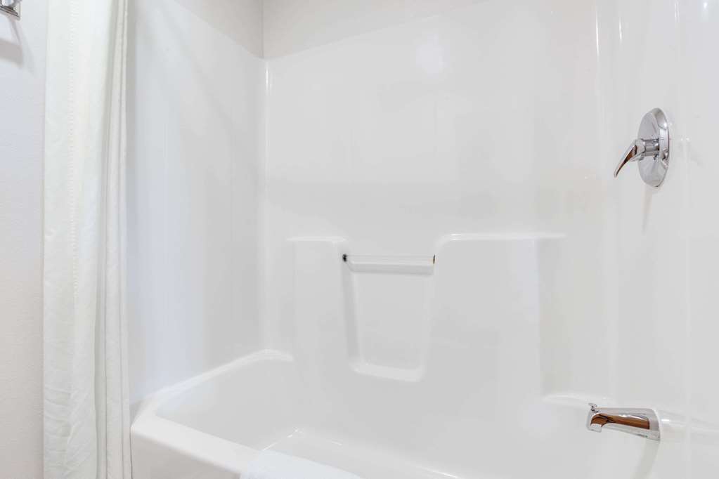 Super 8 by Wyndham Oelwein