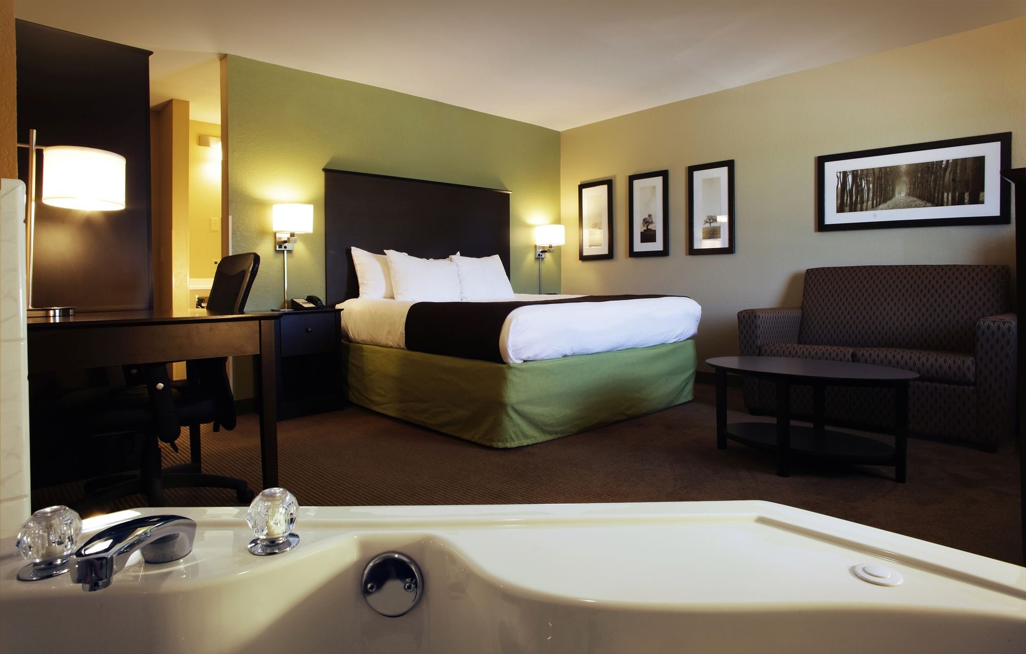 AmericInn by Wyndham Okoboji