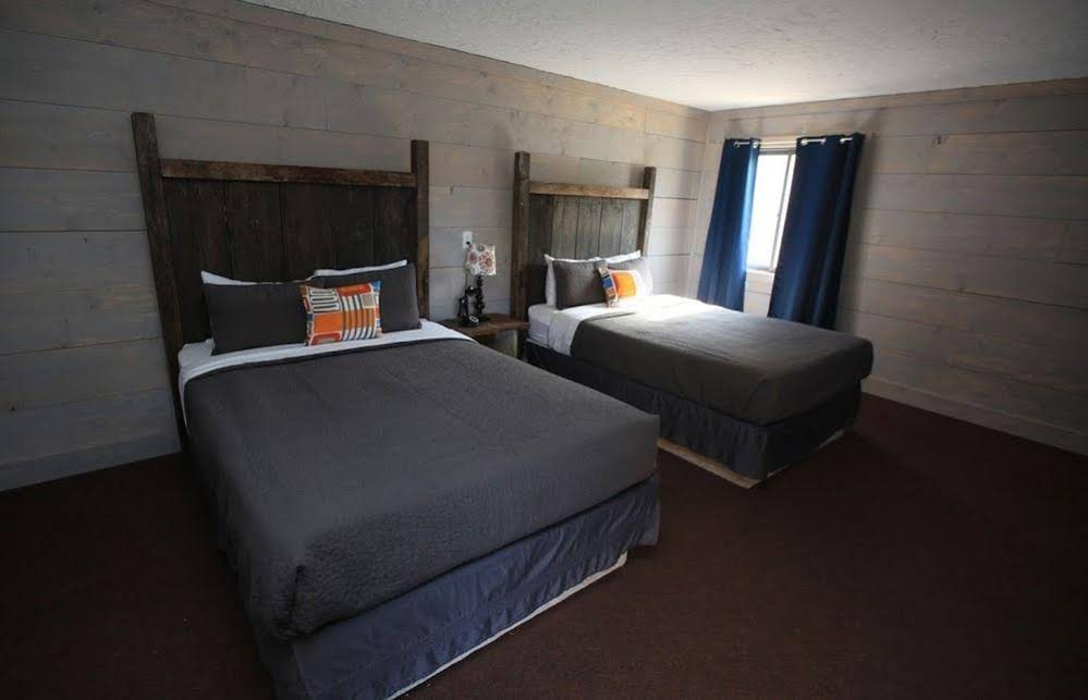 Vintage Block Inn & Suites