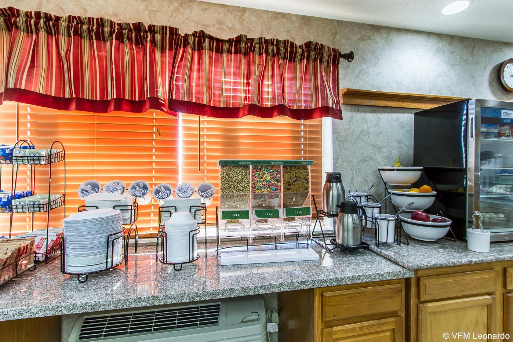 EverSpring Inn & Suites