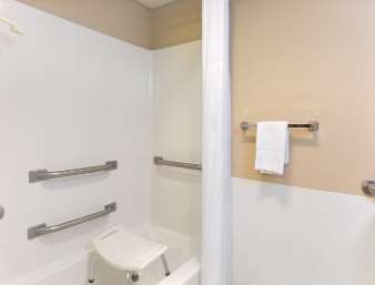 Super 8 by Wyndham Perry IA