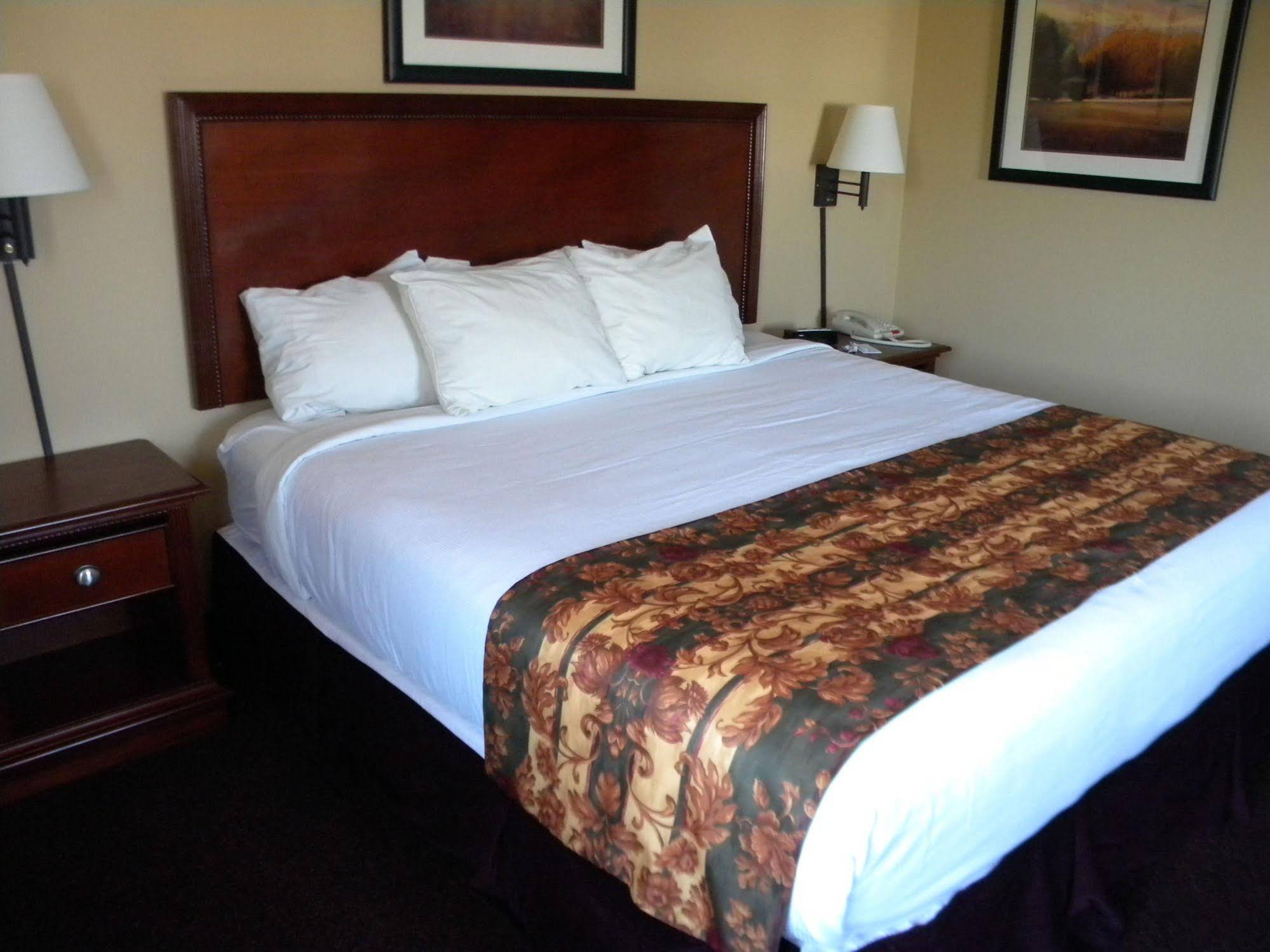 Pocahontas Inn & Suites