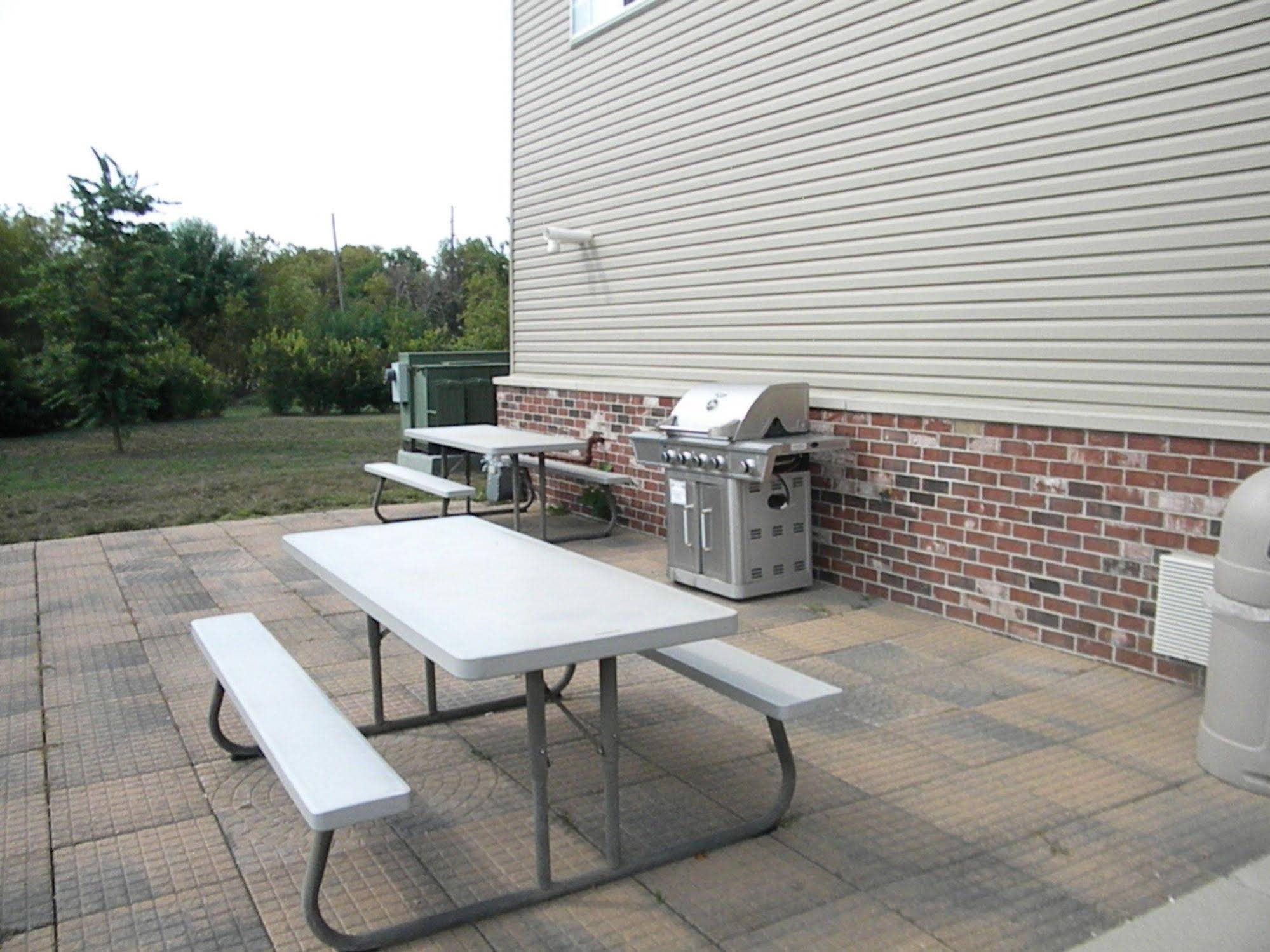 Pocahontas Inn & Suites