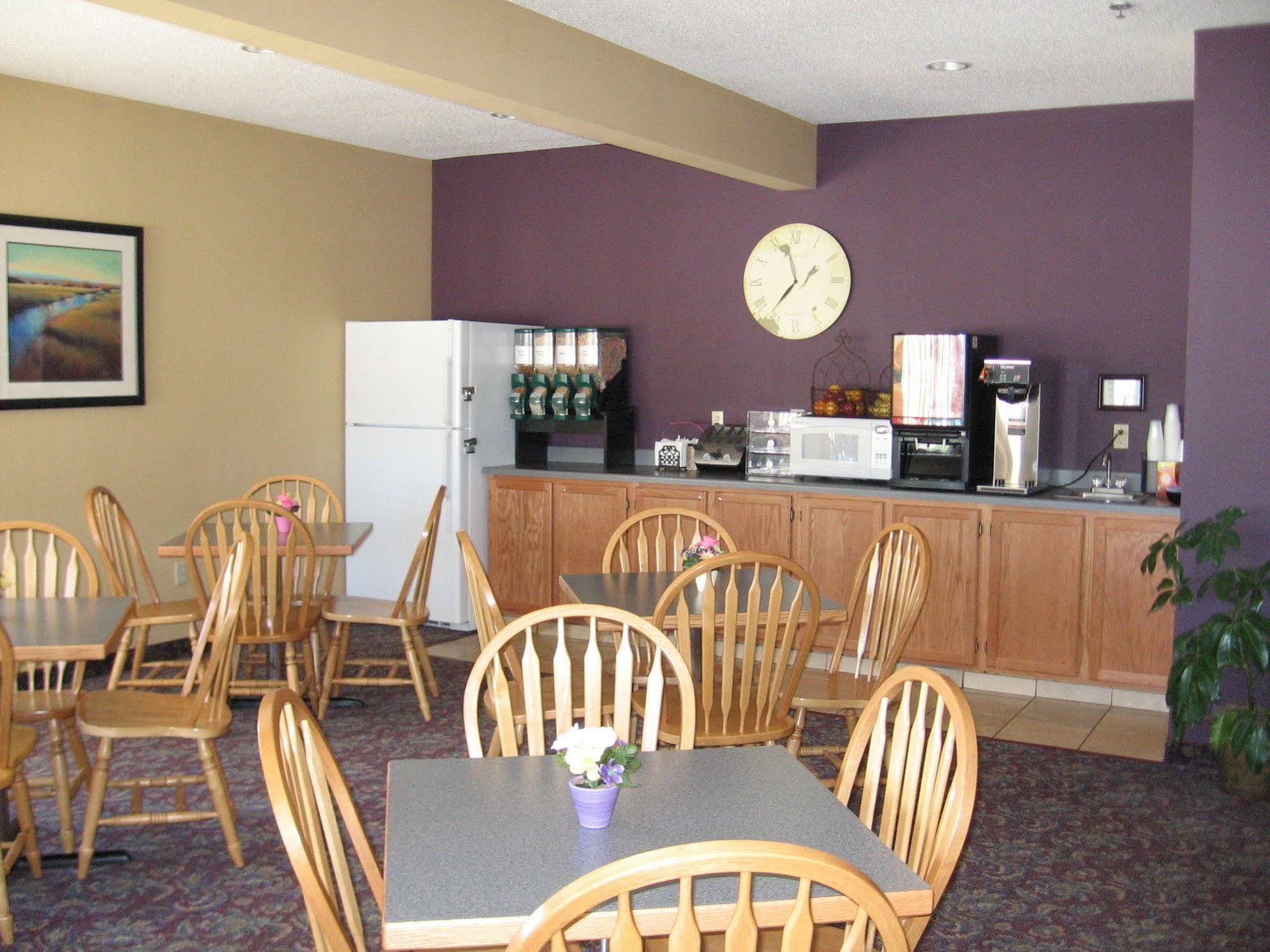 Pocahontas Inn & Suites