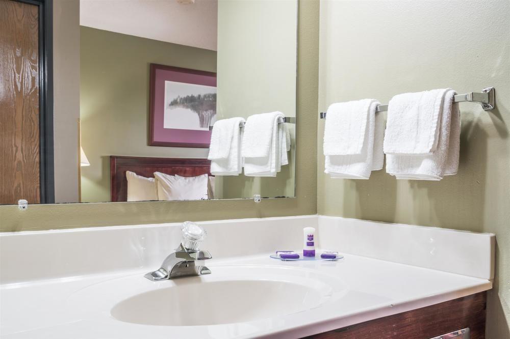 Heartland Hotel and Suites