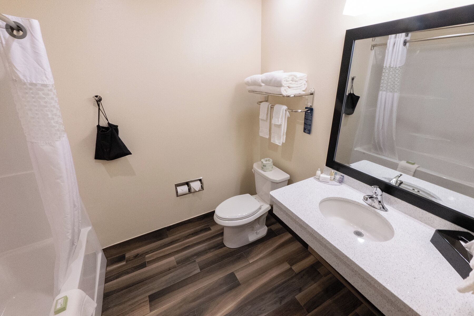 Cobblestone Hotel & Suites Sheldon