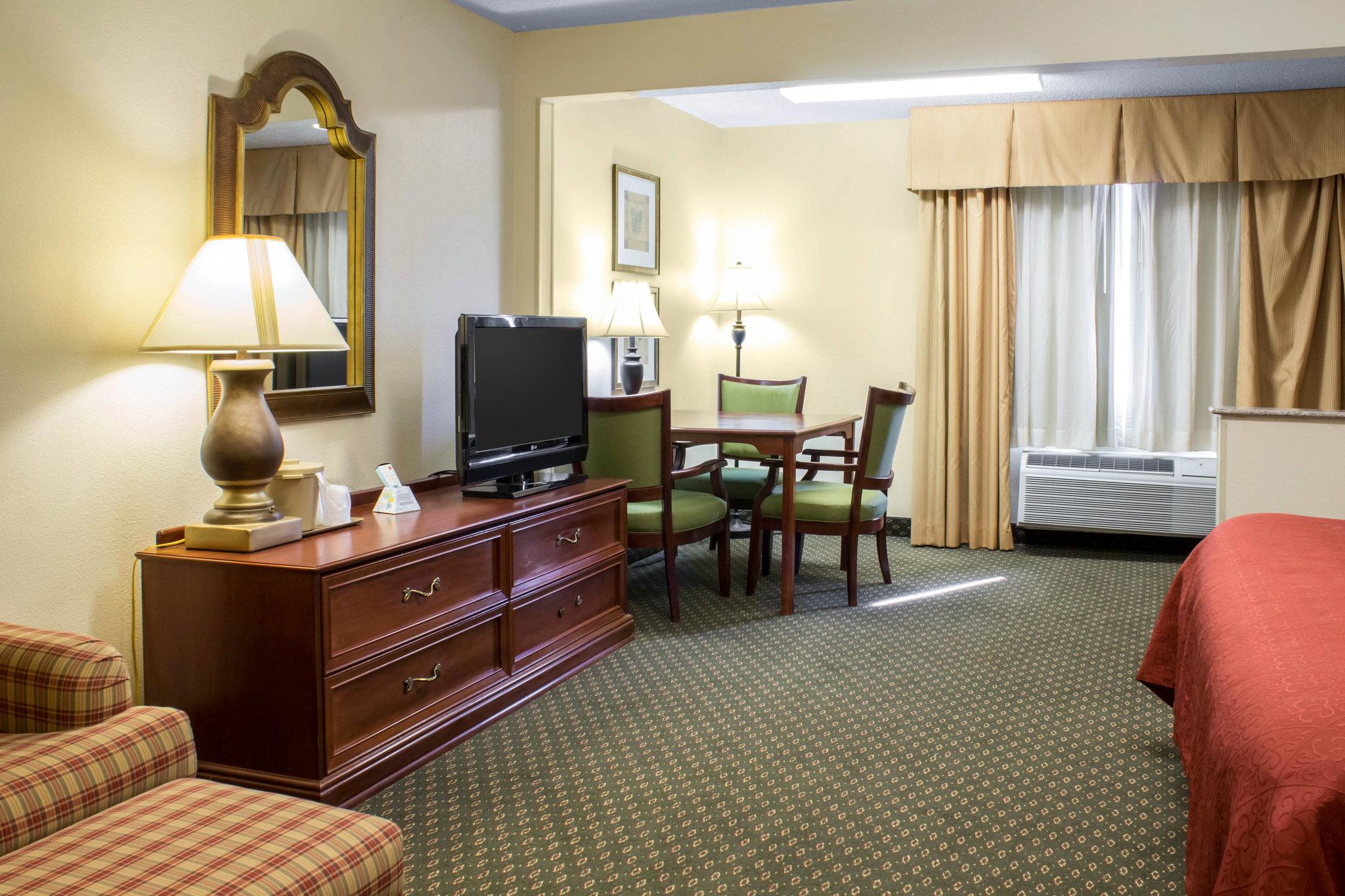 Quality Inn & Suites