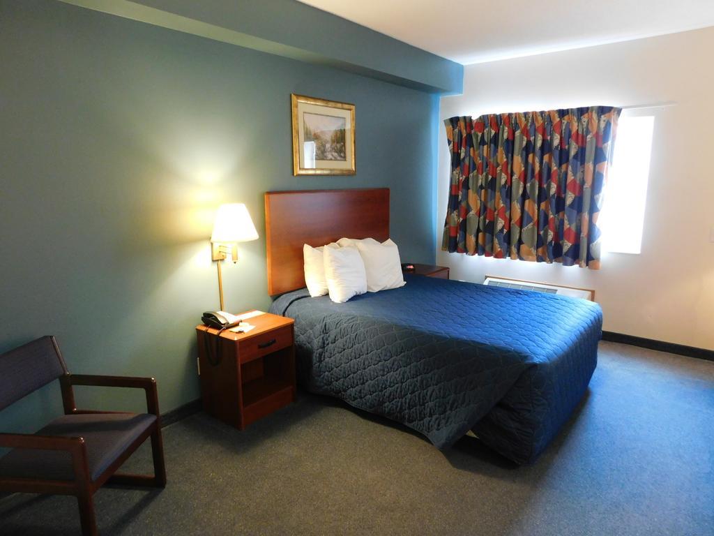 Reston Inn & Suites