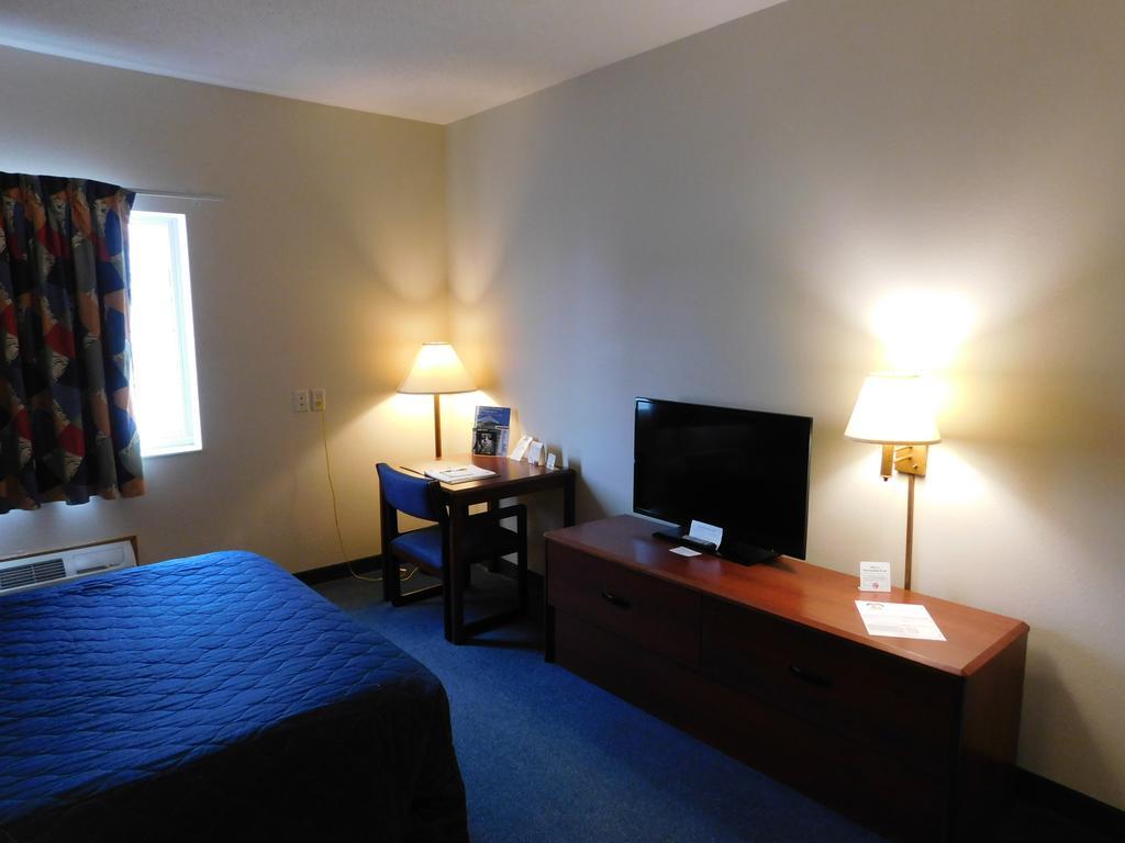 Reston Inn & Suites