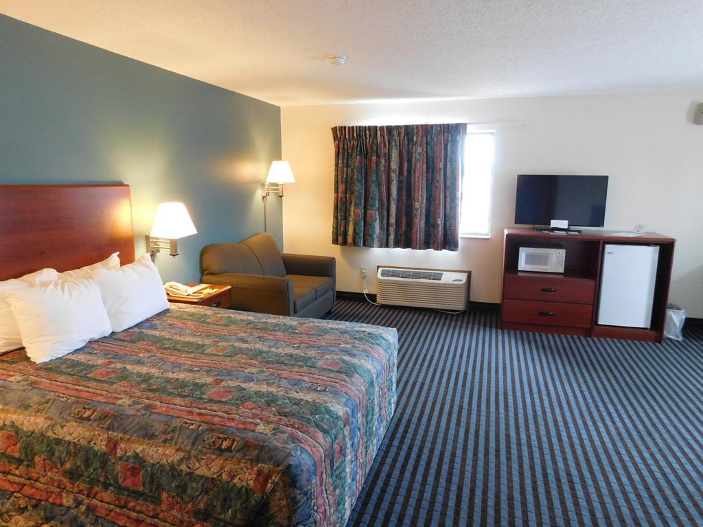 Reston Inn & Suites