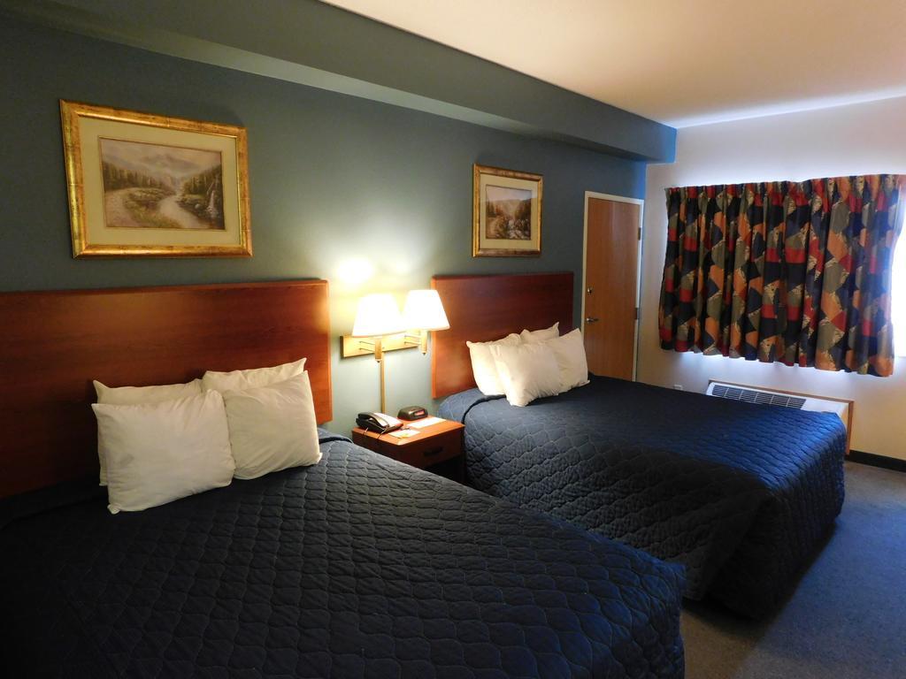 Reston Inn & Suites