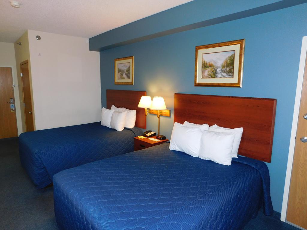 Reston Inn & Suites