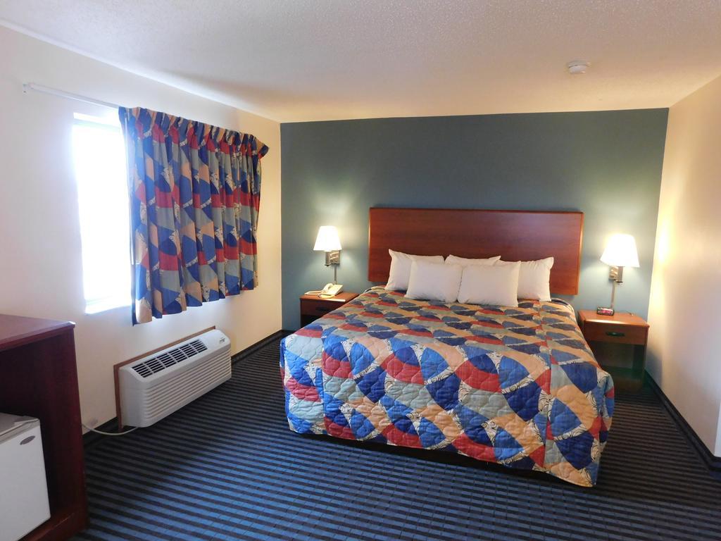 Reston Inn & Suites