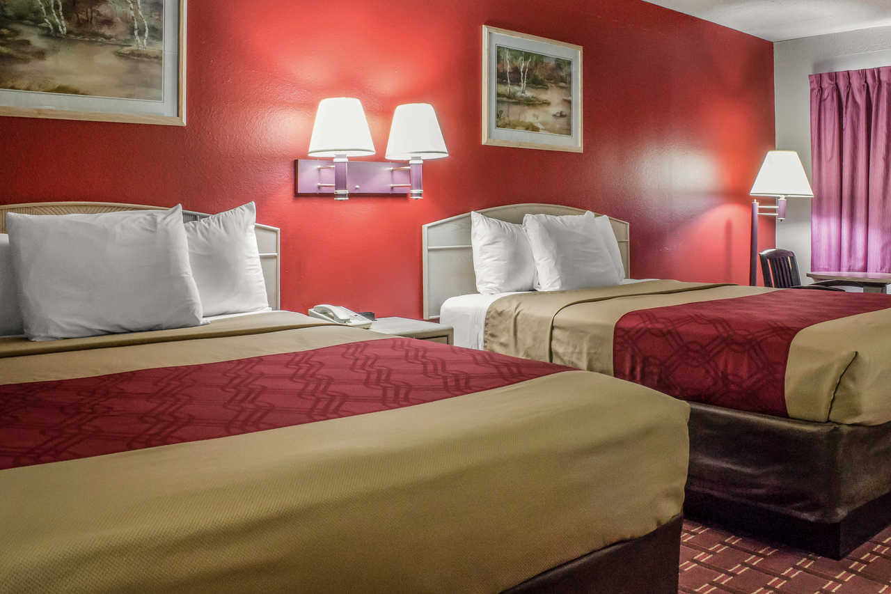 Spencer Inn & Suites